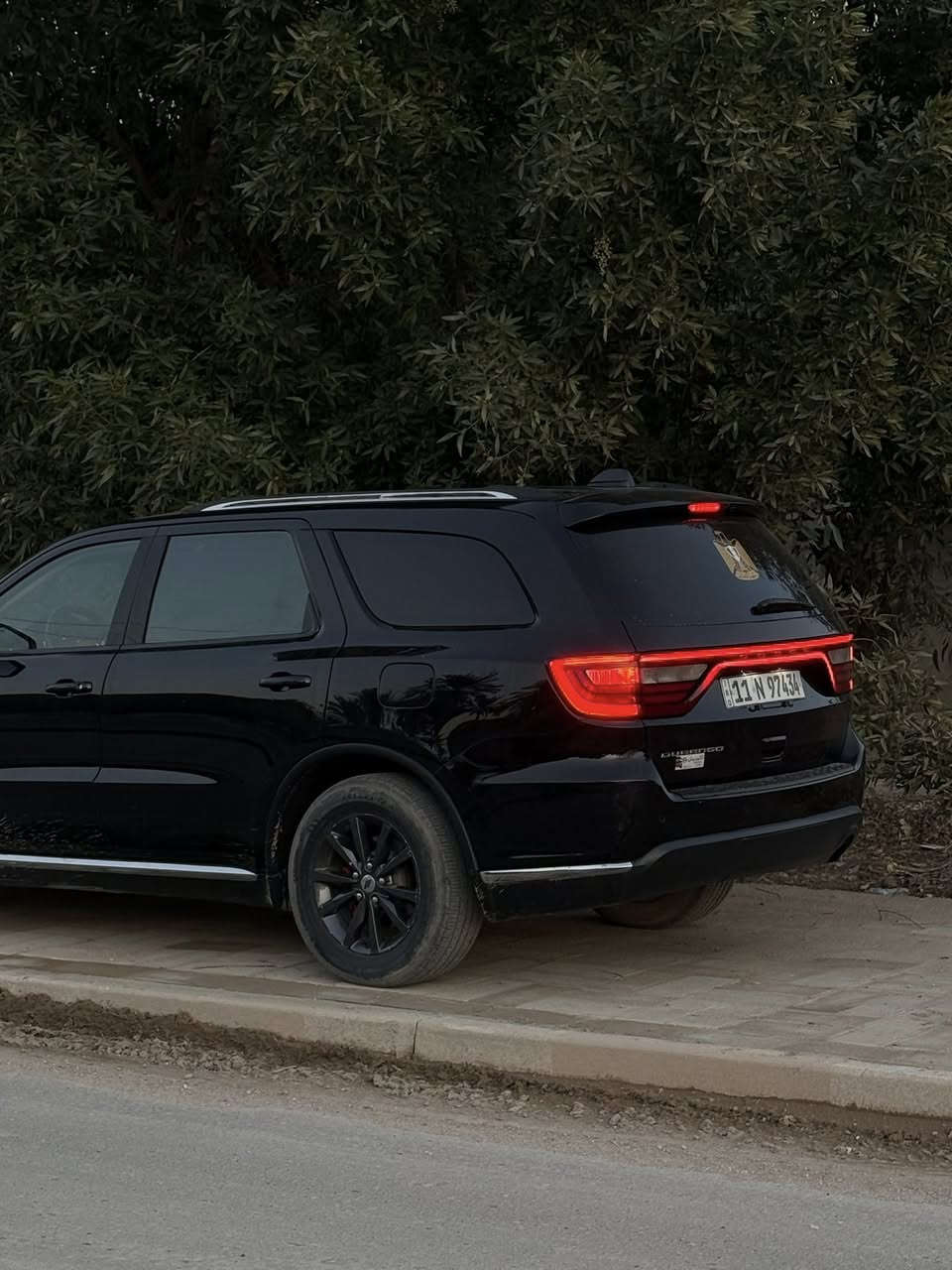 سلام عليكم
دوج دورنكو ٢٠٢٠

#الفئة: SXT 

#الموديل:2020

#اللون: اسود 

#اللوحة: بغداد

#السعر :238 ورقة مع المجال البسيط

#حادث_السيارة : جاملغ وبنيد 

_____________________________

#الــمــواصــفـــات :-

{1} محرك 6 سلندر 3600

{2} كشنات مخمل أصل

{3} كاميرا دواره ستيرن

{4} شاشه وسط للتحكم في ايعازات السياره

{5} تبريد 3 قطع

{6} لايت زنون + كشاف+ حاجب زنون

{7} تدفئه كشنات 

{8} منافذ USB امامي خلفي

{9} سستم صوت متكامل

{10} تحكم سترين جهتين 

{11} نضام ABS مانع انزلاق

{12} ايرباك دركة ودشبول راجع سستم

{13} بصمة 2 باب 

{14} تشغيل بصمة 

{15} طقم تاير جديد

{16} تشغيل عن بعد

{17} هيترات بالمري

{18} تحديد مسار

{19} باقي المواصفات غنيه عن التعريف

___________________________

الرقم : ***********
