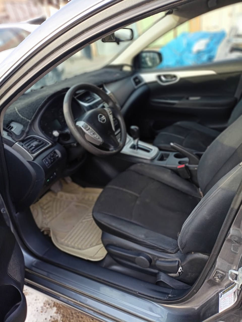 سلام عليكم نيسان سنترا موديل 2015 وارد امريكي حادث خشم لبنيد 3 قطع صبغ ولباقي كفاله من ضربه وتبديل رقم ميسان سنويه لل 27 مكينه 1800 شرط مكينه وكير مكفولات حداديه تخم تاير خير من الله تبريد ثلج سياره  جاهزه من لاخير سعر 87 وبيه مجال للشراي مكان البصره لاستفسار ***********
