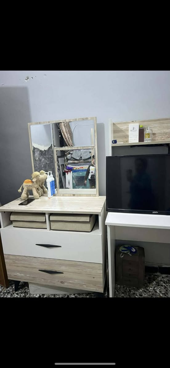 ميز تواليت وميز مكتبي اثنينهم 100المكان الزعفرانية


**إذا كنت صاحب هذا الإعلان وتريد حذفه لأي سبب، رجاءا أرسل رسالة إلى الدعم الفني**