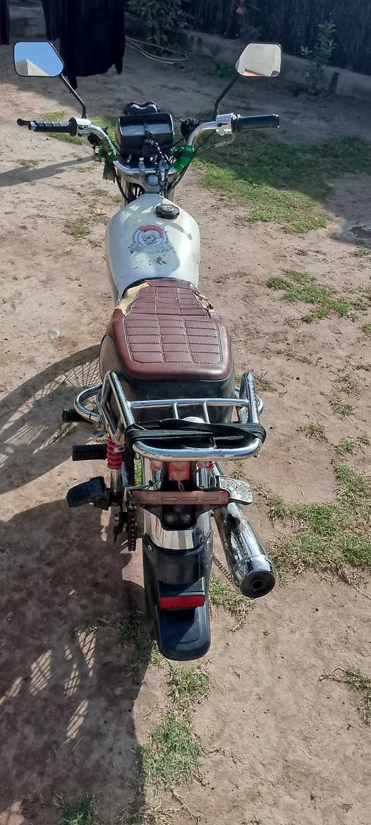 سلام عليكم دراجه تايكر اربعه كير للبيع مثل ماشوف كدامك دراجه نضيفه وخير من الله وشلعه فول موديل 21اوراق اصولي سعرها 450 للاتصال وتساب ***********
