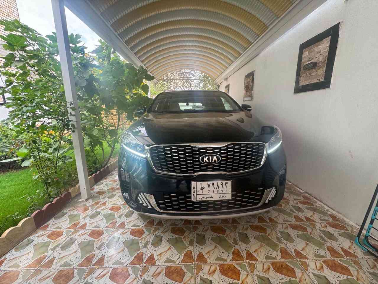 السلام عليكم ورحمة الله وبركاته

للبيع سيارة كيا سورينتو (Kia Sorento) موديل 2020، بحالة ممتازة جداً واستعمال شخصي، والسيارة نظيفة ومكفولة من كافة النواحي.

المواصفات:

* موديل: 2020
* الممشى: 79 ألف كم
* فُل مواصفات
* نظام دخول وتشغيل ذكي (Keyless)
* شحن لاسلكي
* بلوجكترات
* دبل
* نظام ترحيب
* مواصفات شركة
* استعمال شخصي
* السيارة بحالة الوكالة وجاهزة للفحص

السعر: 23,000 دولار قابل للتفاوض بالمعقول.

موقع السيارة: محافظة واسط

للاستفسار والاتصال:
📞 ***********

السيارة نظيفة جداً ومناسبة للباحثين عن سيارة عائلية مريحة وقوية، والفحص خير دليل السيارة بسمي دهل اوران, واسط
