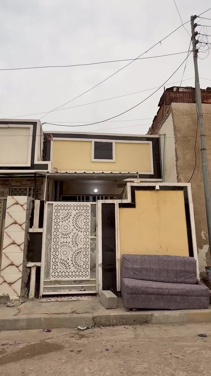 بسم الله الرحمن الرحيم/ بيت 50 متر واقع حال اكثر 3 مراحل
قريب عن التجاري موقع منتاز قابل للستثمار 
بغداد الحسينيه في الجريخي  تسليم مفتاح 
سعر البيت 42 وبيه مجال 
عرض خاص في مكتب الهيبه للعقار
*********** حسين الكعبي للعقار
