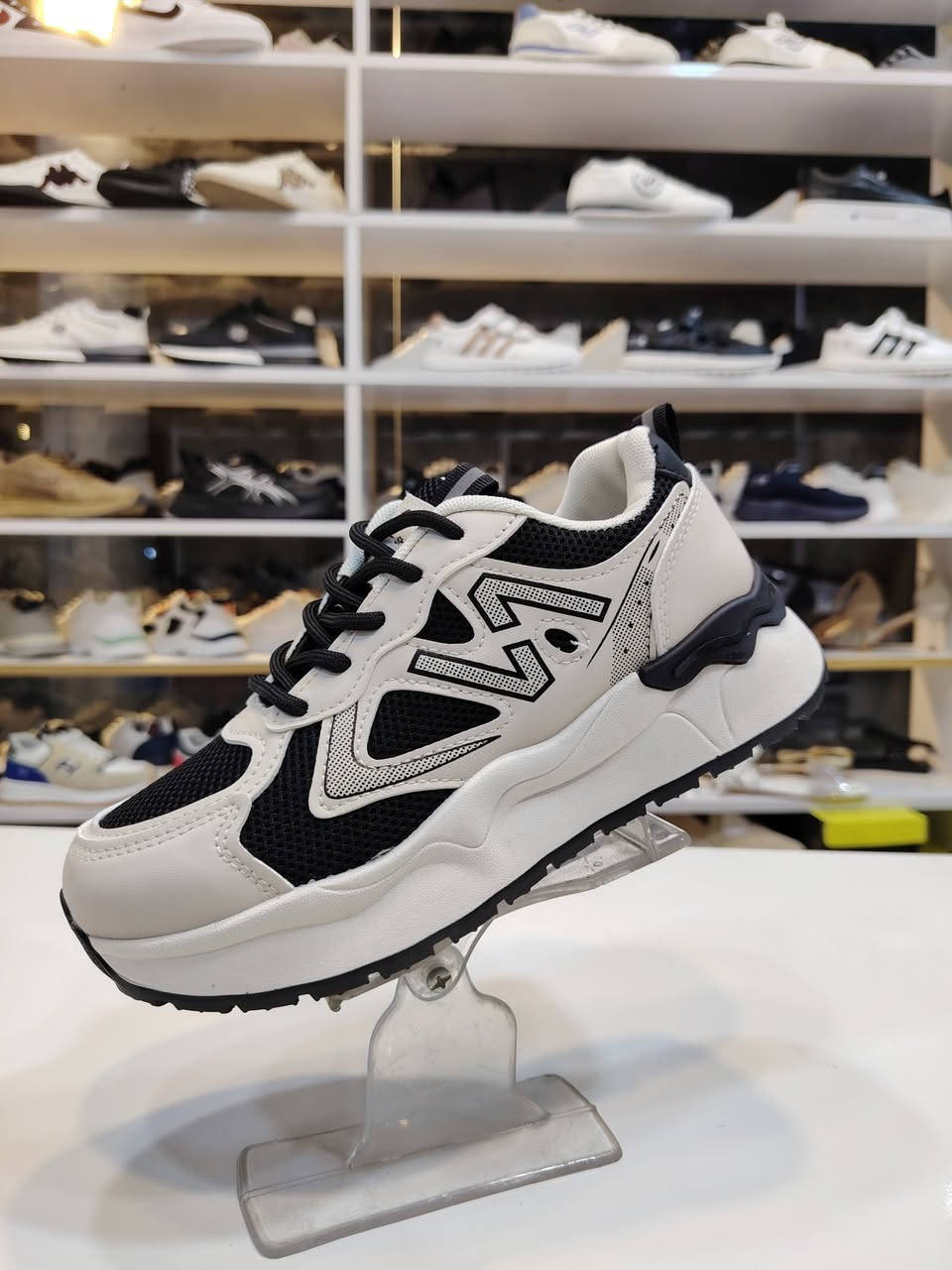 #جديد
#الآنسة
بوتين اسبورت 
قياسات 37_41 
مجمع حجي قاسم خلف حبيب مول
يوجد خدمة توصيل داخل خانقين
واتس ***********
