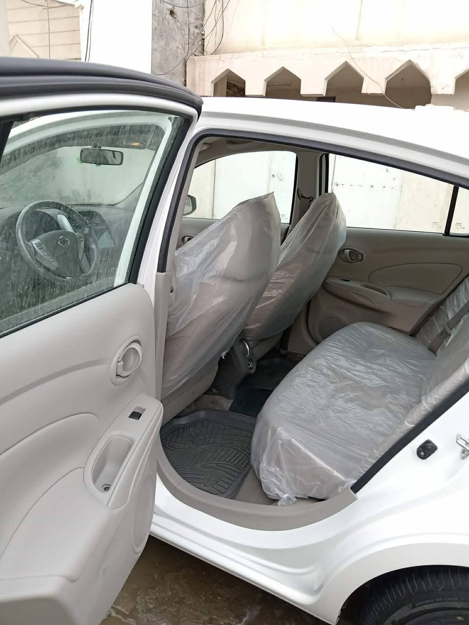 سلام عليكم 
نيسان مصري 2025 مكفوله 
ماشيه 12 الف 
تبريد قطعتين 
جام 4كهرباء
السعر 127 وبيه مجال 
للاستفسار 
***********
السياره بسمنه تريد تحويل تريد وكاله 
مكان السياره بابل
