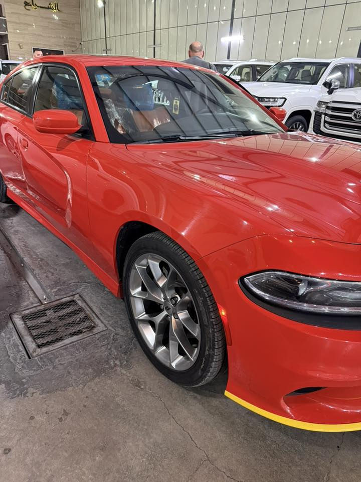 سلام عليكم
جارجر GTخليجي وكاله هارلم لون برتقالي موديل 20  مكفوله من صبغ والتبديل فقط بارد هلال جاملغ الخلفي ماشيه 30 سيارة نظيفه جداجدا رقم بغداد تحويل مباشر  
مكان السيارة بغداد البياع 
***********
