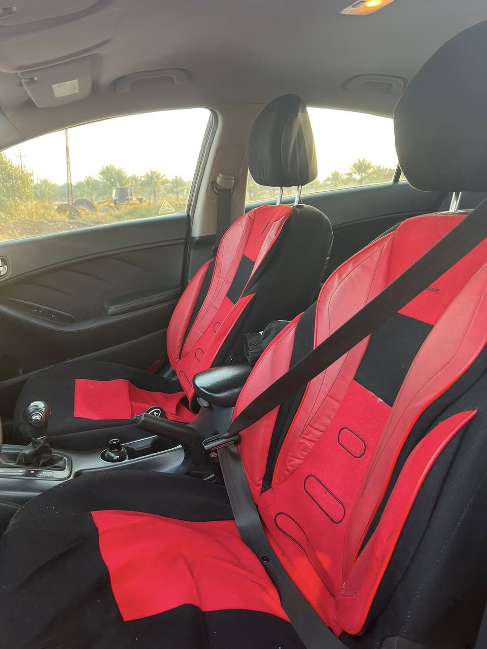 فورتي للبيع ٢٠١٦
امريكي محرك ٢٠٠٠ دوش

رقم بغداد الجديد هزه كامله شرط تحويل 
كير AT محرك كفاله 

حادثها خلفي بيها ٥ قطع توحيد لون 
بابين وجنطه وجاملغين خلفيات صبغ

ماشيه ١٢٠ الف 

جاهزه السياره ومناقصها شي الحمدالله
السياره مكفوله من دواخل لغد شاصي ايرباك وكلشي اكفلهن كفاله

السعر ١٠٥ وبيها مجال حك جيه

مكاني بغداد حي العدل 
***********
