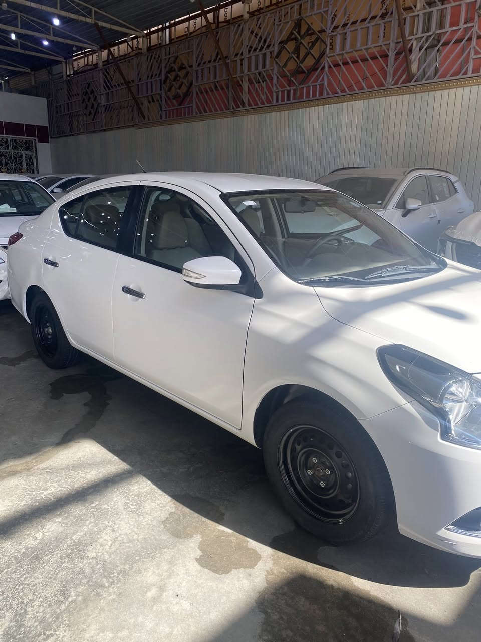 سلام عليكم سني موديل 2025 السياره مكفوله من الصبغ والبارد موصفات اربعه جام كهرباء اشاره بل مرية تحكم ستيرن شاشه ماشيه 36الف السعر 120$ العنوان البياع للاستفسار ***********
