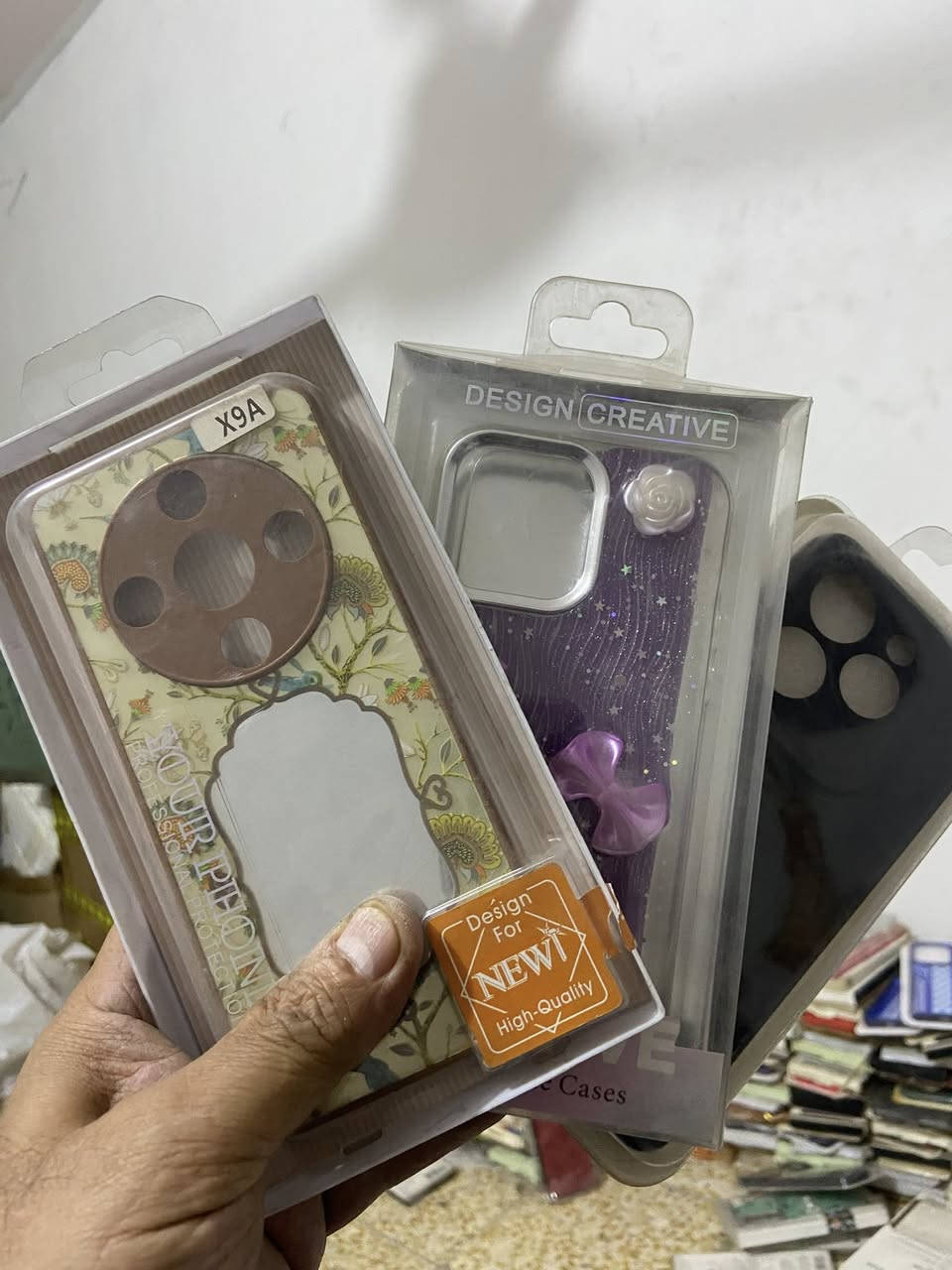 عرض خاص جمله فقط سعر الكفر 250 دينار تجيك تشكيله من عدنا موديلات وايتيمات حديثه وسعر لاصق 150 دينار توصيل لجميع المحافضات ***********
