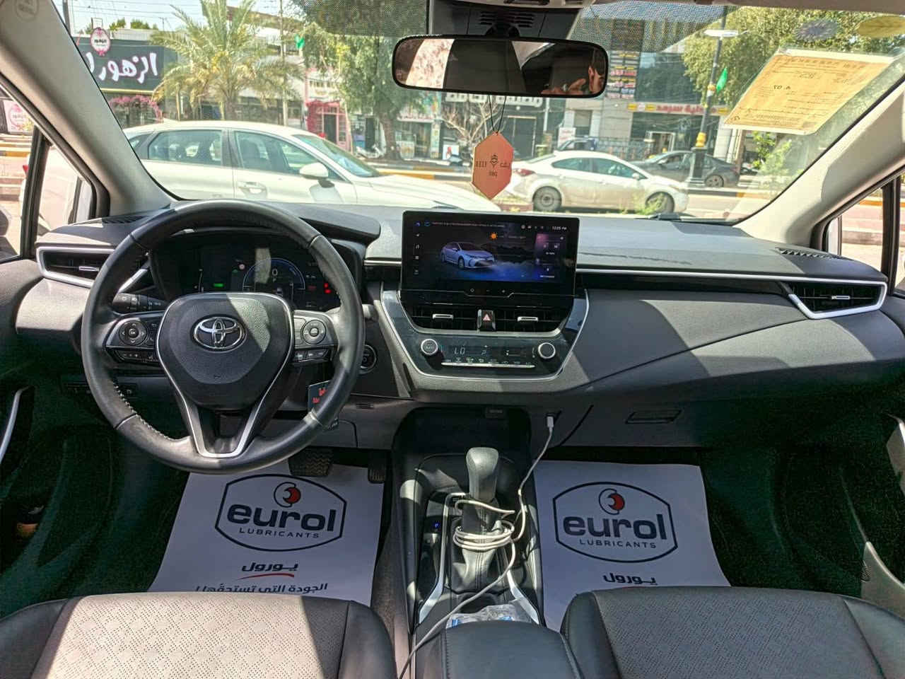 تويوتا كورولا هايبرد 
موديل 2025 خليجي 
 مكفولة كفالة عامه من كلشي 
فول مواصفات للاخير 
بنزين + محرك كهربائي (هايبرد)
ناقل حركة أوتوماتيك E-CVT
دفع أمامي
✨ أبرز المواصفات:
✔️ شاشة وسطية كبيرة
✔️ عدادات ديجيتال
✔️ تشغيل بصمة + دخول ذكي
✔️ كاميرا خلفية
✔️ مثبت سرعة
✔️ رادار
✔️ إنارة LED أمامية وخلفية
✔️ ويل كب
🛡️ أنظمة أمان:
وسائد هوائية محيطية
نظام مانع انزلاق
ماشيه 31 الف حقيقي 🔔
كفاله عامه من كل شيء

مكان السيارة بغداد 
رقم صاحب السيارة 
***********

السعر :: اطلبه بالتعليقات يصلك خاص 📩

#ادارة_الصفحه ⚡

ملاحظه / 🔴
مدير الصفحه غير مسؤول عن بيع وشراء واصوليات السياره نحن صفحه لعرض السيارات فقط.
