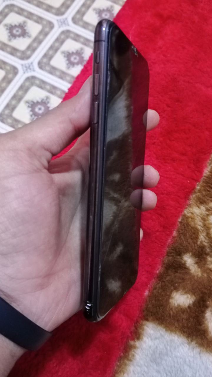 📱 للبيع iPhone Xs Max

• الذاكرة: 256  
• البطارية: 75%  
• الشاشة: مبدلة  
• الأداء: جيد ويشتغل بدون مشاكل  

📍 الجهاز نظيف وللاستخدام اليومي  
💰 السعر: 230 

للتواصل خاص 📩


**إذا كنت صاحب هذا الإعلان وتريد حذفه لأي سبب، رجاءا أرسل رسالة إلى الدعم الفني**