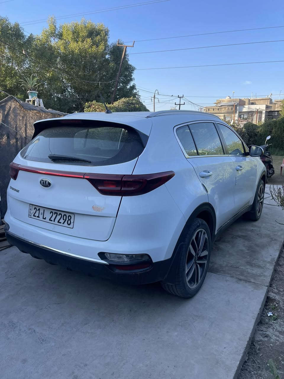 سلام عليكم
كيا سبورتج موديل 2021 وارد خليجي السيارة جديدة بمعنى الكلمة مكفولة من الصبغ والبارد ماشية 45km الف 

مواصفات نص فول:

داخل بيجي

كشنات جلد 

مري شفط

شاشة

كاميرا دوارة

تحكم ستيرن جهتين

تبريد قطعتين

حساسات امامية وخلفية ايضاً 

رادار امامي 

ثلاث انضمة قيادة

السعر (205$) 

المكان السيدية الرقم للاستفسار (***********)

