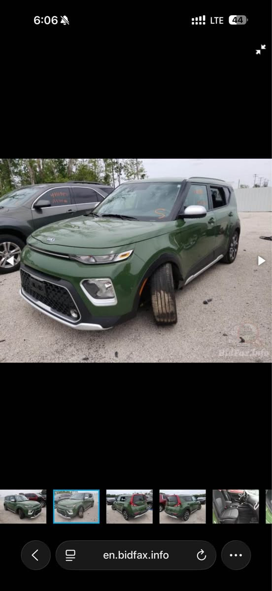 صول مواصفات X- line 
مديل ٢٠٢١ وارد امريكي
الممشى ٥٠ الف كيلو متر 
الحادث : بدون حادث فقط كما موضح بالصور ( تاير مبنجر ) 
مكفولة السياره كفالة عامه
الفين دوش
المحرك: 4 سلندر
 • السعة: 2.0 لتر
 • القوة: حوالي 147 حصان
 • العزم: حوالي 179 نيوتن.م
 • القير: أوتوماتيك CVT (متغير)
 • الدفع: أمامي (FWD) 
🚗 مواصفات X-Line الخارجية
 • شكل رياضي + لمسات أوف رود خفيفة
 • شبك أمامي خاص X-Line
 • جنوط 18 إنج
 • إكسسوارات سوداء (حول الرفارف والصدامات)
 • سقف بلون مختلف ببعض النسخ
 • سكة سقف (Roof Rails)
🛋️ داخلية السيارة
 • شاشة وسطية 10.25 إنج
 • Apple CarPlay + Android Auto
 • بلوتوث + USB
 • مقاعد قماش/جلد (حسب النسخة)
 • مكيف قوي
 • تحكم بالمقود
 • كاميرا خلفية

⸻

🛡️ أنظمة الأمان (حسب النسخة)
 • 6 وسائد هوائية غالباً
 • ABS + EBD
 • نظام الثبات ESC
 • مانع انزلاق TCS
 • مساعد صعود المرتفعات HAC
 • مراقبة النقطة العمياء ()
 • تحذير خروج المسار ()
 • رادار أمامي ()
السعر ١٥٥ وبيها مجال
*********** البصرة, العراق
