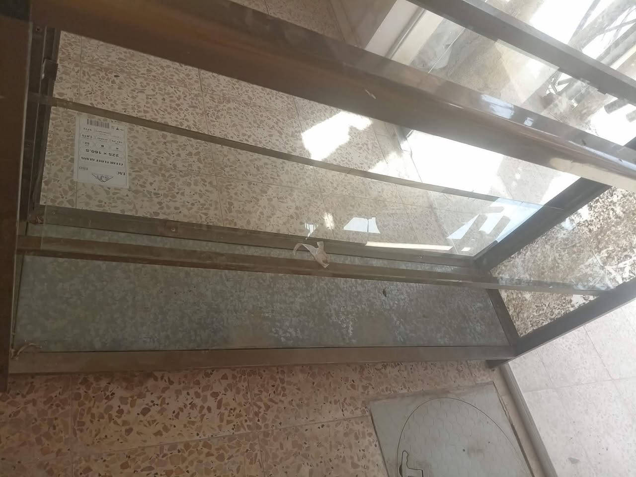 سلام عليكم محل للبيع متكامل يحتوي على الرفوف نوعيه جيده وميز مكتبي خشب وكاميرات مراقبه عدد4ويه شاشه ميوزه الي گدامك ويوجد اناره هم للبيع الي هيه الثريه عادي مو كله ينباع اي شي تحتاج طبلي خاص وبيك خير وتدلل وسعره مناسب الرجال متوازي


**إذا كنت صاحب هذا الإعلان وتريد حذفه لأي سبب، رجاءا أرسل رسالة إلى الدعم الفني**