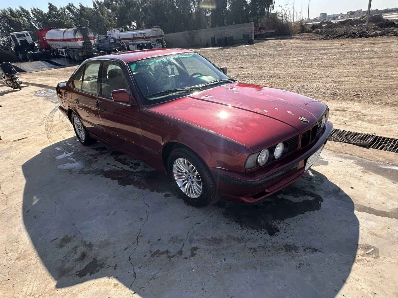 السلام عليكم BMWللبيع موديل 1992 اصل مكينه 535كير  عادي مكينه مفتوح بدون صبغ تايرات جدد بيه جراد بل قماره وبنيد رقم نينوى مشروع وطني مكاني بغداد الحسينيه المعامل 
السعر38 وبيه مجال بسيط ***********
