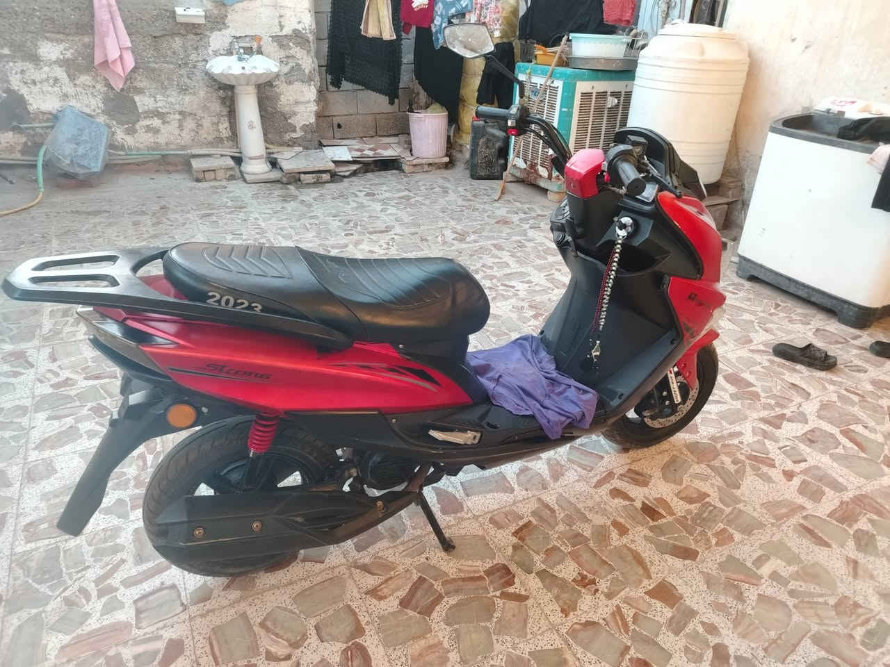 السلام عليكم من رخصه الادمن.
وينه الي يدور نضيف وكشخه دراجه صيني باب اول. نضافه فول واحله من الصور الدراجه كفاله عامه ونضافه فول وكيلها ابو رمانه دراجه كشخه وحلو ورزنه مال طالب. ما متعوبه ابد   تجي تشوف بعينك سعرها 575 وبيها مجال حك الجيه.... ***********
