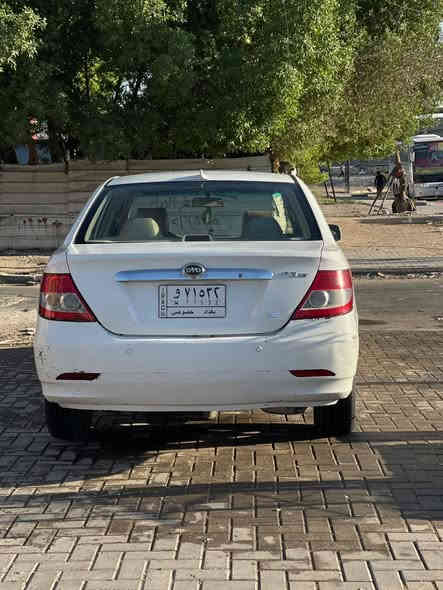 السلام عليكم 
بي واي دي اف ثري موديل 11 السياره بيه قطعتين صبغ رش بدون دواخل كير مكينه تبريد خير من الله تخم تاير السيارة ناقصه بس صدر سنويه ل27 بااسمي مكان بغداد أبو دشير نهايه ال120 
السعر 55 وبيه مجال 
***********
