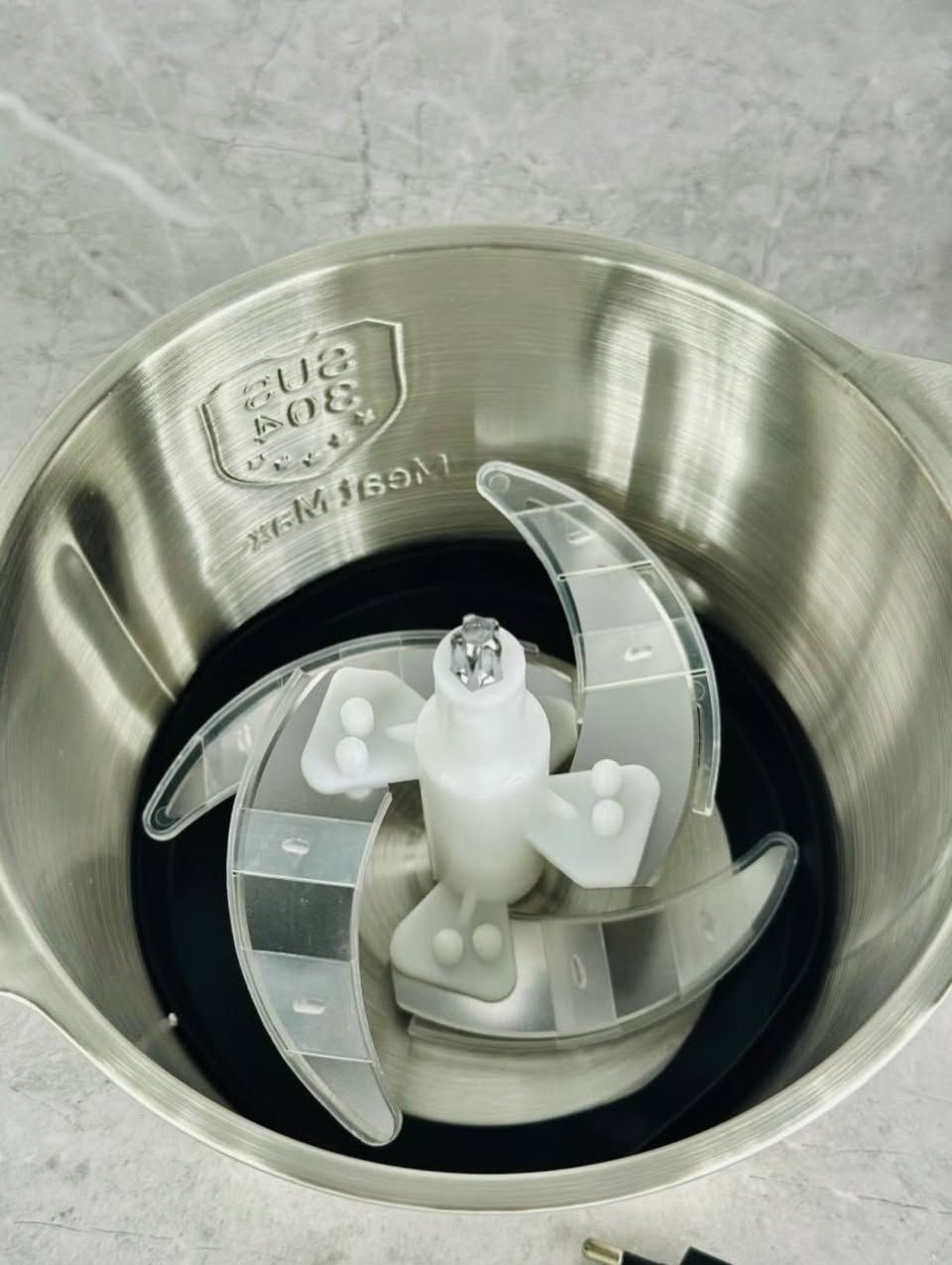 توفرت محضره طعام ستانلس ستيل اصليه 💯✅

حجم 3 لتر 💯 تعمل ب 3 سرعات عاليه ✅

3800 واط (قوة عالية جداً مخصصة للفرم السريع والقوي)

نظام الفرم:"360 درجة بدون زوايا ميتة"، مما يعني توزيعاً متساوياً للفرم.

السعر 15 الف فقط 🔥 #التوصيل_مجاني 🚗 🚕


**إذا كنت صاحب هذا الإعلان وتريد حذفه لأي سبب، رجاءا أرسل رسالة إلى الدعم الفني**