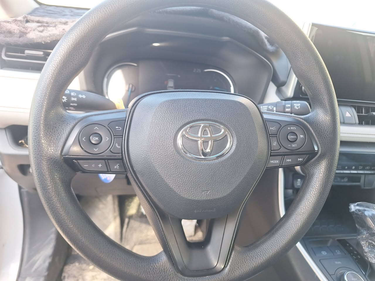 راف فور موديل ٢٤ ماشيه ٢٦ بعدهه زيرو فول مواصفات رادارات امامي خلفي جانبي تحديد مسار مثبت سرعه خمس انضمه قياده 
السياره مصبوقه احزام بدون دواخل البجم كبس 
سعر السياره ١٧٥ وبيهه مجال 
للتصال *********** او***********
