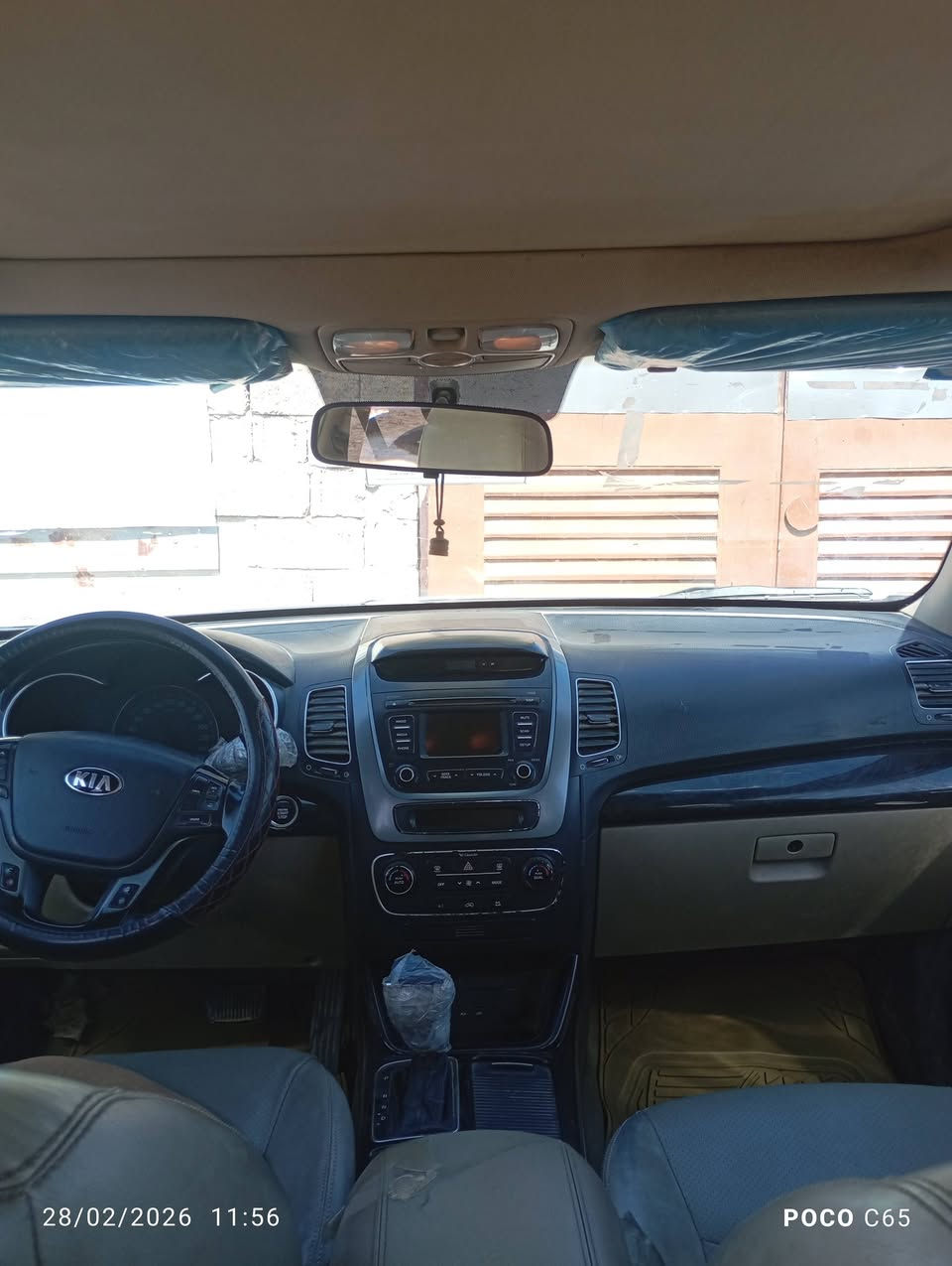 السعر 190لاستفسار. /***********/***********كيه سورنتو2014 خليجي مكفولة كفاله عامه حته دعاميات السياره فول مواصفات واحد علاواحد بنرامه تحكم ستيرن كامرات شاشه بصمه تشغيل بصمت ابواب  كهربائيه كشنات جلد داخل بيجي ويل كب كروم شاير بل مري مري شفط 7 راكب  مكينه 6 سلندر وكير مكفولات حداديه تخم تاير تبريد ثلج السياره جديده وجاهزه بمعنه الكلمه مال جناي مكان بغداد ابو غريب
