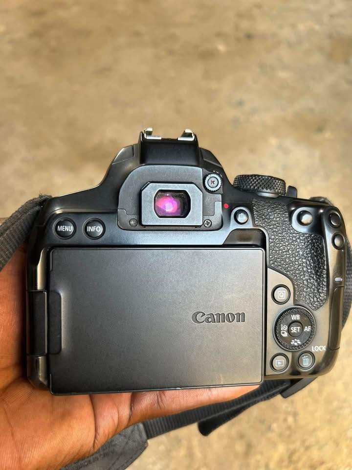 كانون d850 للبيع بسعر مناسب
D850 كانون
نظيفة تصوير 4k فول فريم 
السعر ٨٥٠ وبيها مجال للشراي
***********
