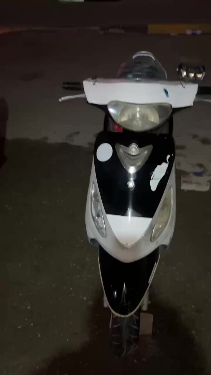 سلام عليكم ماكس منغولي للبيع دراجة مضيفة كهربائيات شغالة سعر 650 وبيعة مجال الشراي يجي خاص


**إذا كنت صاحب هذا الإعلان وتريد حذفه لأي سبب، رجاءا أرسل رسالة إلى الدعم الفني**