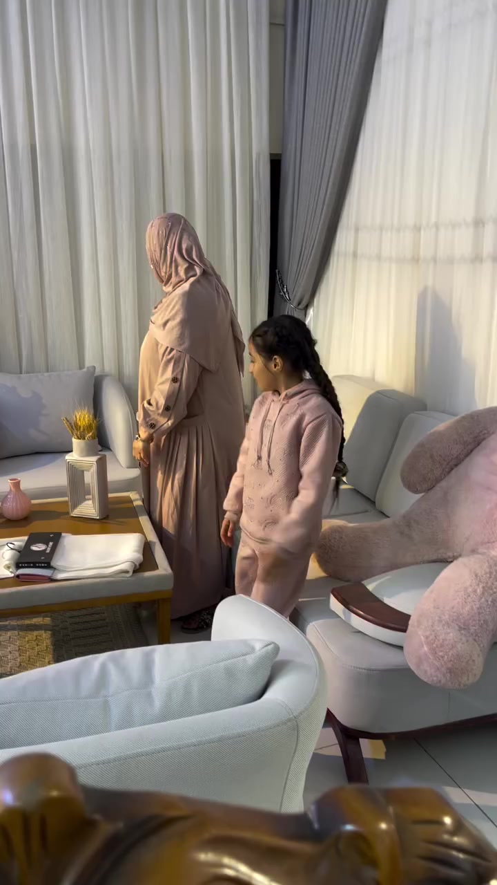 زياره جميله من المشاهير ام زينه حيدر انتيكا وسيد كيوي في معرض انتيكا للاثاث المستورد 🛋️🦋اختيارك لـ "أنتيكا للأثاث المستورد" هو خطوتك الأولى نحو منزل يعكس أناقتك الفريدة. نحن في انتظارك!
نحن نسعى دائماً لتلبية احتياجاتك، لذا قمنا بإضافة فروع جديدة لتجدنا في كل مكان:
• الفرع الأول: شهداء البياع - مقابل رضا مول.
• الفرع الثاني: بغداد الجديدة - شارع المسبح.
• الفرع الثالث: المشتل - تقاطع الأجراس.
خدمة العملاء في خدمتك! 📞
لأي استفسار عن حجز  نحن هنا للإجابة. يمكنك التواصل معنا عبر واتساب الرابط 👇🏻👇🏻
Wa.me/9647733360808
لا تنسو متابعتنا على قناتنا في اليوتيوب اضغط على زر الاشتراك ليصلكم كل جديد 👇🏻
https://www.youtube.com/@Company_antika_athath
راحة ملكية.. بتصاميم عالمية. 🛋️✨
جدد صالة بيتك بتخم من 'أنتيكا للأثاث المستورد'. جودة تستح قها، وسعر يناسبك."


**إذا كنت صاحب هذا الإعلان وتريد حذفه لأي سبب، رجاءا أرسل رسالة إلى الدعم الفني**