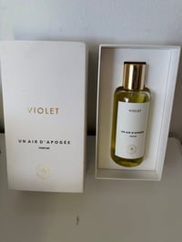 عطر • VIOLET UN AIR