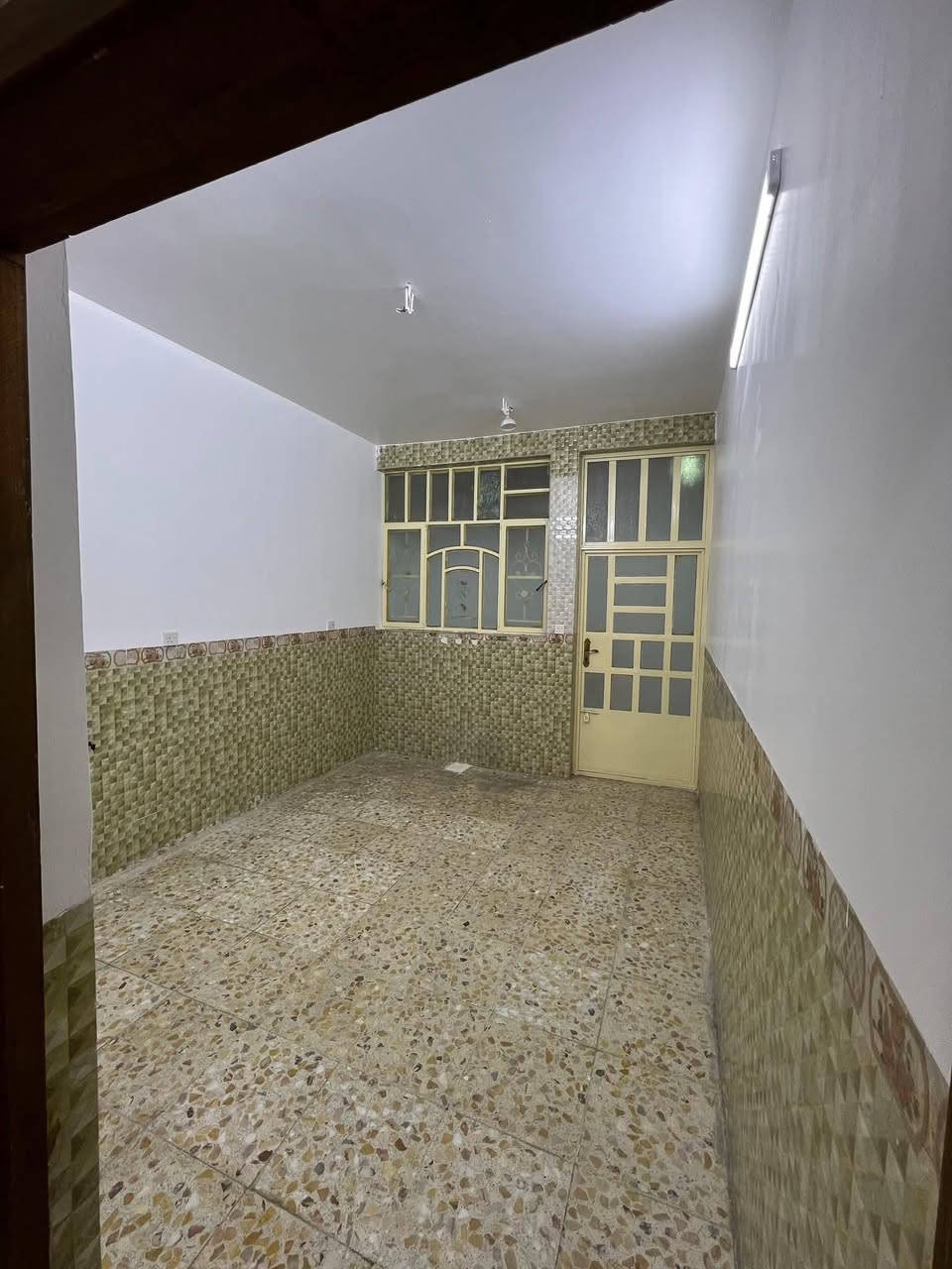 يا الله
مشتمل للبيع في منطقة الشعب خلف سوق شلال قرب الفلكة
المساحة ٧٠ متر
واجه ٣ ونصف
نزال ٢٠ م
يحتوي على ٤ غرف نوم/ ثلاث طوابق / مع صالة خطار ومطبخ ومنور وخدمات بكل طابق
للاستفسار/ مكتب الحضارة للوساطة العقارية
***********
