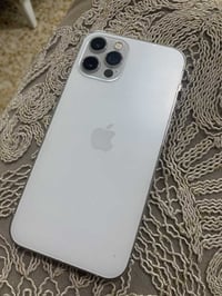 آيفون ١٢ برو • ١٢٨ • بطارية ١٠٠