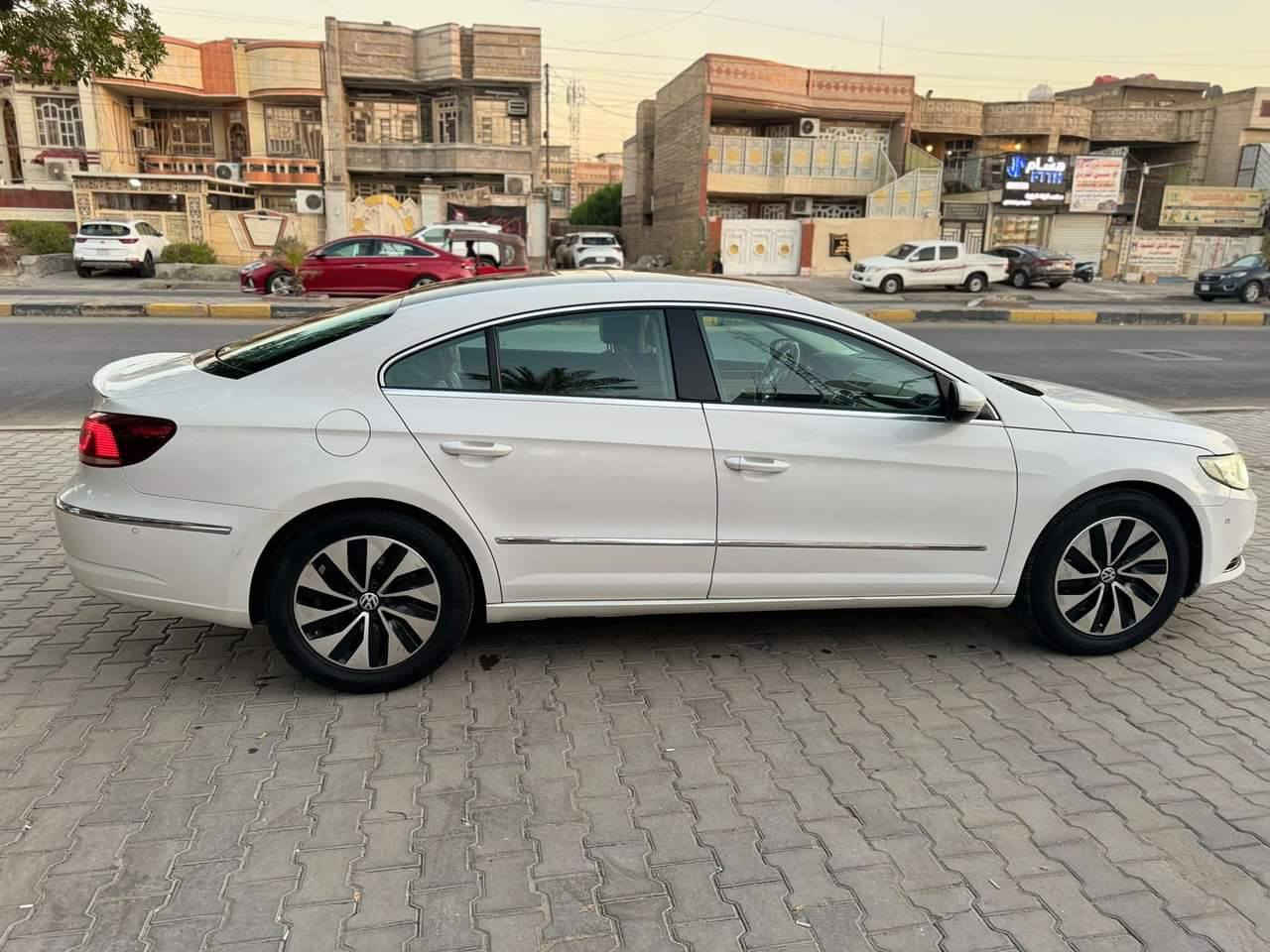 ڤولكس واگن باسات cc موديل 2014 خليجي (للبيع مستعجل جداً)
فول مواصفات 1/1 فتحة بانوراما 
رقم اربيل سنوية 2026/5/24
🔸محرك 2000 (٤) سلندر، وگير 6 نمر المرغوب 
نظام اعتيادي وسبورت  
🔸نظام الاصطفاف الذاتي
🔸نظام تحكم القيادة (sport,comfort,normal)
🔸كشن السايق  كهربائي
🔸فتحة نص بانوراما
🔸 خفض صوت سماعات المسجل مع تخفيف السرعة ورجوعه الى مستواه مع زيادة السرعة
🔸 حساسات جامات تمنع إغلاقها على الأصابع
🔸مري كهرباء داخلي وشفط خارجي واشاير بالمري وحساس لايت ومرايا شفط
🔸تحكم ستيرن فول
🔸مثبت سرعة
🔸شفتات بالاستيرن
🔸شاشة أعطال واشعارات بكل المشاكل
🔸تبريد قطعتين ثلج مع ثلاجة داخل الچكمچة
🔸سايد بريك بصمة
🔸 حدادية أمامي وخلفي مشدود جديد بوش ودبلات أمامي وخلفي وكالة senp 
🔸بردة خلفية كهربائية
🔸مخرجين 12 ڤولت وثالث بداخل الجنطة + اواكس
🔸حساس جنطة يفتح عن بعد
🔸نظام انارة السفر
🔸زراگات مطر ليلي من الدعاميات على اللايت
🔸تخم تاير جديد تايلندي 5 ويل كب كروم...
وغيرها من المواصفات التي سيطلع عليها المشتري حينما يلتقي بالبائع…
سيارة خليجية نظيفة جداً
بيها شبر بارد باب عكس السايق وشبر بالجاملغ جهة السايق بدون صبغ ... وبيها مجموعة سونارات
السيارة بيها إدامة كاملة :
1- تبديل نوزلات أصليات گصة
2- بلكات أصلية
3- طاحونة أصلية
4- ماء راديتير موتل الأصلي مع تبديل دبة ألماني أصلي
5- زيت محرك موتل الأصلي
6- مجاول أصلية + بلكات بوش
7- فيت بم علبة كاملة أصلية
8- ولف حماوة + براد دهن (أصلي وكالة)
9- باتري أصلي شركة مشدود يوم 2025/9/22
صاحب السيارة معتني بيها كل الاعتناء ويصرف عليها بدون وجع گلب..
مكان السيارة 
1- بغداد - العرصات
2- الصويرة - حي العسكري
للاستفسار عن التفاصيل والسعر الاتصال بالرقم  ***********
مكلف بالنشر فقط
