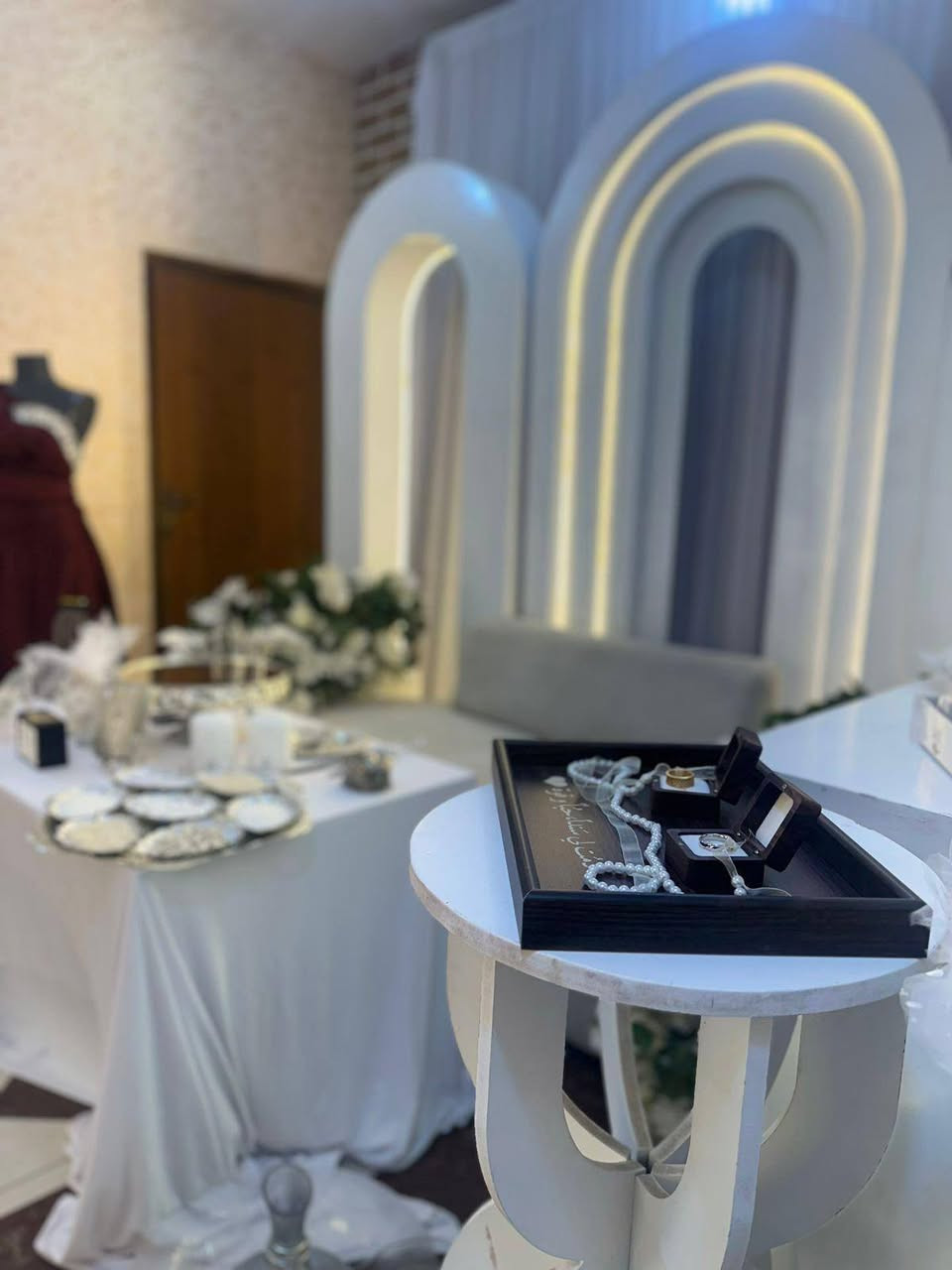 عروسات شهر ٥ انتبهو!*  

بقى عندنا موعد واحد فارغ الاسبوع الجاي لكوشة عرس فخمة وبسعر مناسب 💍✨  
نشتغل كوشات [مودرن/كلاسيك/بالورد الصناعي والطبيعي] وننفذ اي فكرة تجيبونها.

📸 شوفو شغلنا بالصور والفيديو  
📍 نغطي  بعقوبة  كنعان والخالص والمقدادية وباقي مناطق ديالى  
📲 للحجز والاستفسار واتساب: ***********

العدد محدود حتى نحافظ على جودة الشغل. احجزو قبل لا يروح الموعد!  
#كوشات_ديالى #اعراس_ديالى #كوشة_عروس_ديالى #تنظيم_حفلات_ديالى
