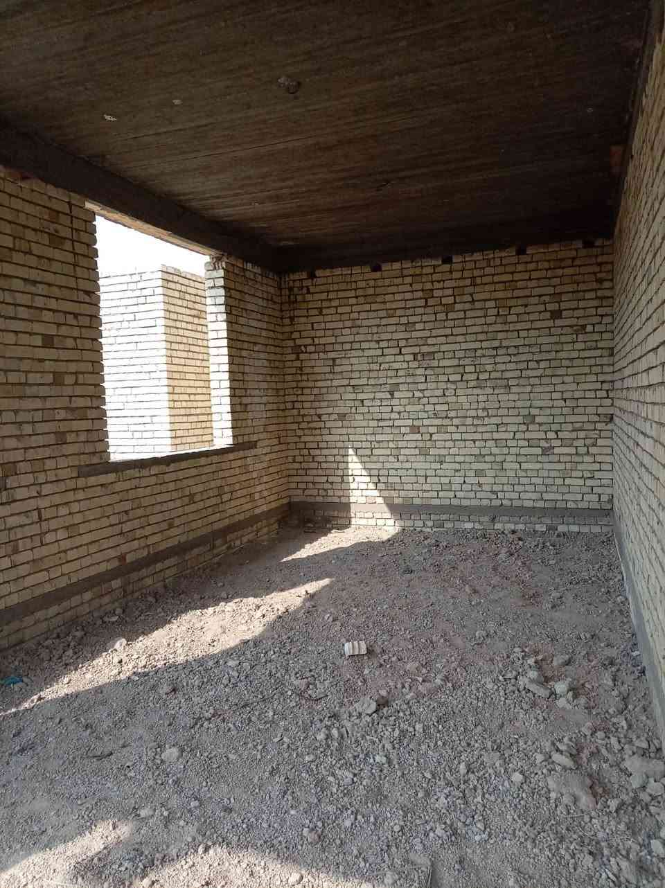 🏡 بيت للبيع – طابو زراعي (سند ٢٥)
📍 حي المهندسين – طريق أبو الجاسم
📐 المساحة: ٥٥٠ م²

🧱 مواصفات البناء:
• طابوق
• هيكل مسقف
• البناء مسلح السقف

🌳 مميزات إضافية:
• حديقة بمساحة ٢٠٠ م² مشجّرة 🌿
• يحتوي على خدمات نظامية (ماء + كهرباء)

تفاصيل البيت:
• غرفتان نوم كبيرة 🛏️
• صالة
• استقبال
• مطبخ
• بيتونة كبيرة (ممكن استخدامها غرفة أو مخزن)
•مجمع صحيات

🛣يكون
• شارع أمامي١٢ م
• شارع فرعي ٨ م

📞 للاستفسار: ***********
🏢 مكتب عقار أهالي المسيب
حي المعلمين الثالثة – قرب جامع محمد الجواد

💬 السعر: على الخاص
