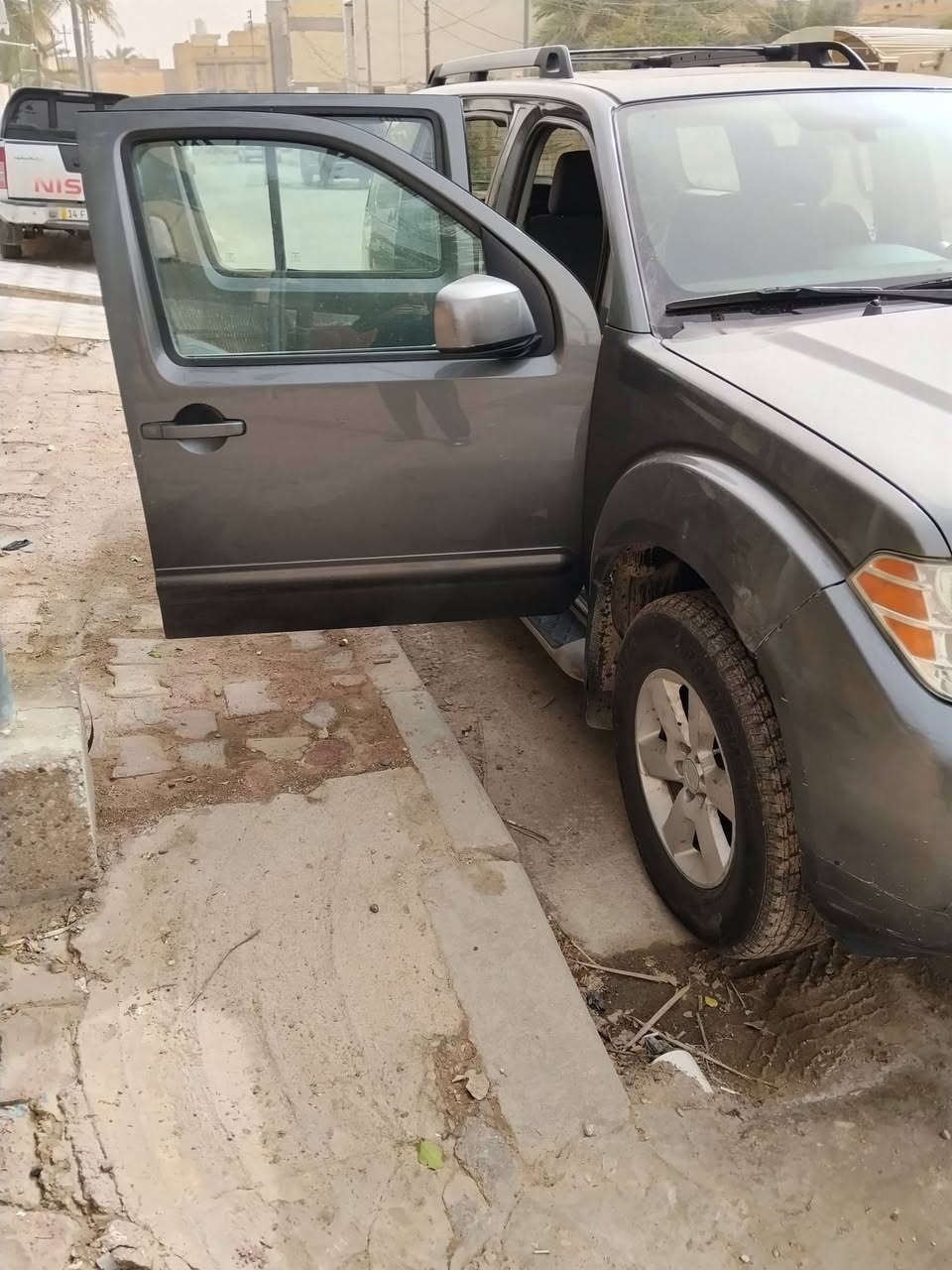 نيسان  بافندر أصولي فول وارد امريكا حادث باب السائق او مصبوغة الصفحى أو باب الصندوق  كير محرك  حداديه  تبريد ثلاث قطع  دشبول ارمادى كير عصى  رقم بغداد مشروع وطني مكان  السياره ميسان   الاتصال ***********
