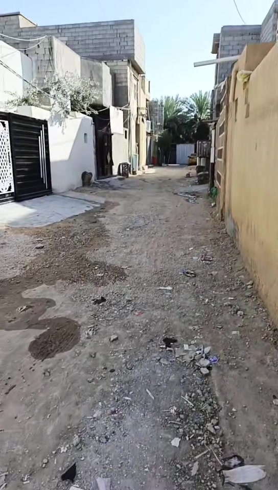 السلام عليكم عندي بيت للبيع مساحته 130متر في كربلاء للشبانات قرب مدرسة دار ليتام البيت جاهز السكن البيت نفس ماواضح بلتصوير ينباع نقد وقصاد بلنقد 50 وبي مجال بصيط الرقم  ***********
