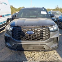 اكسبلورر ST لاين • ٢٠٢٥ • ٥٧٤٩ ميل