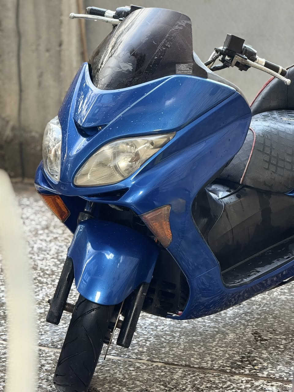 السلام عليكم
فورزة MF0.8 عمية دراجةكلهة شغالة
وكلهة بلادي مكينة فول خرسة تخم تاير جديد منضومة
زنون كلهة كاملة أوراق موجودة السعر ٩٠٠ مكاني 
بغداد العبيدي ***********
