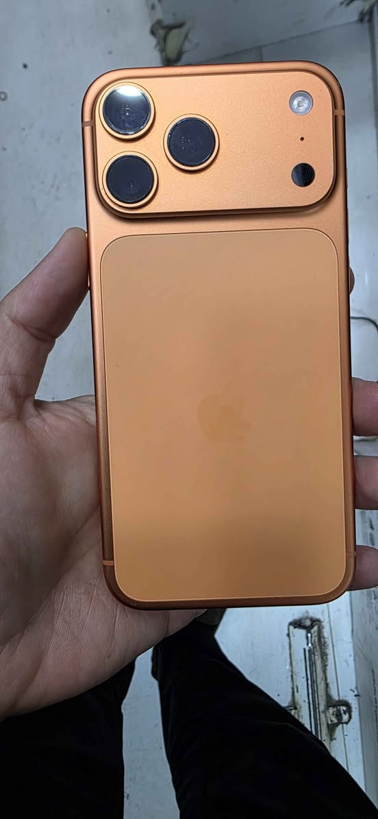 iphone 17 pro nax
Pattry/99
سێ شوختی بچوکی هەیە 
دوو سیم کارتە هەموو شتێکم لە وێنەکەدا داناوە
زەمانی ماوە بەس کارتونی لەگەل نیە
***********واتس
***********واتس أربيل, العراق
