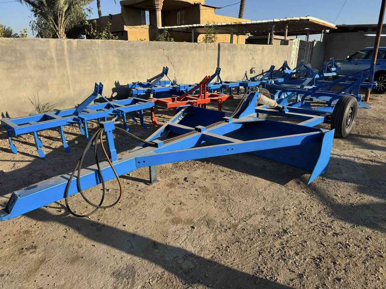 السلام عليكم شباب للبيع غراض كابوته معدلان ابو ديجر.       او خراميش مال مكينه جبيره. مستخدمات.  او معدلان او التاير.     بقيت التفاصيل بل فديو.  ***********.       ***********.   مكاني بغداد المحموديه.
