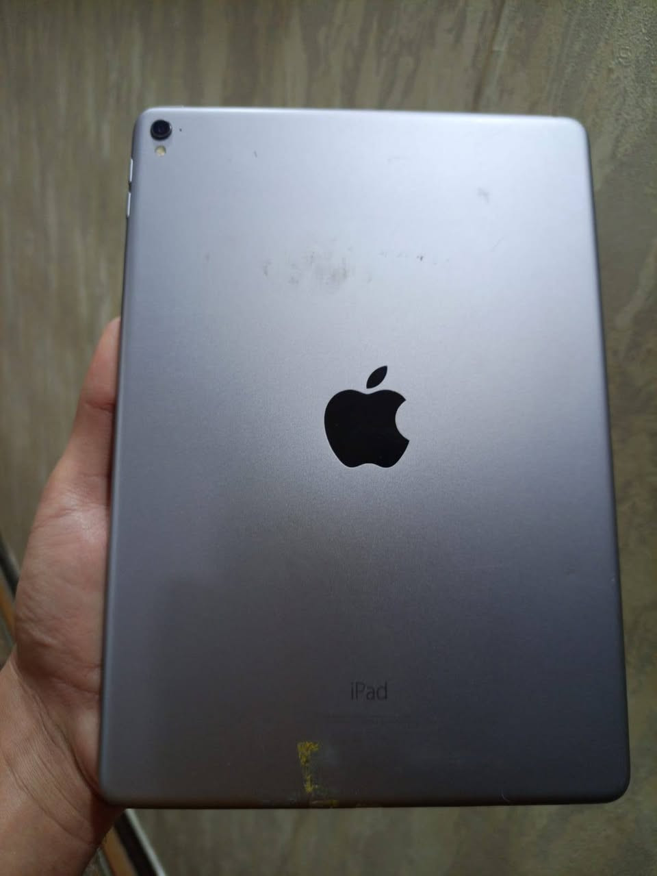 سلام عليكم ايباد 9برو ذاكره 128اربع سماعات استريو بي فطر بالكلاس شغال واي خلل مابي مكاني بغداد حي أور السعر 175وبي مجال بسيط ***********
