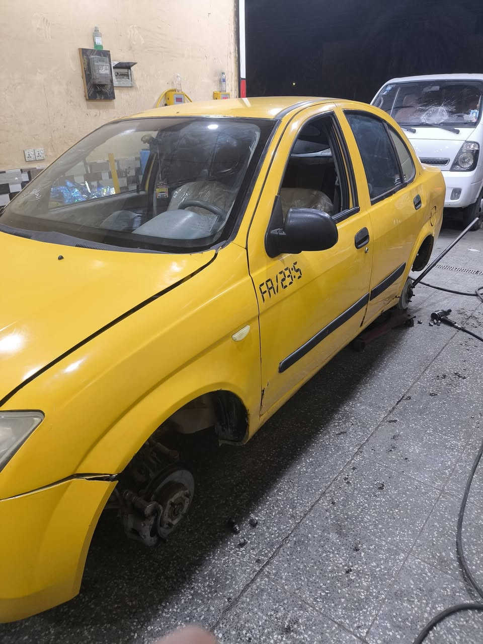 السلام عليكم
طيبه مديل 13 مكينه كير خير من الله دواخل شوف عينك نضيفه بدي شوف العين سنويه منتهيه سياره كبل للشارع بيها نواقص بسيطه السعر 23 وبيها مجال حك الجيه *********** العنوان بصره أبو الخصيب
