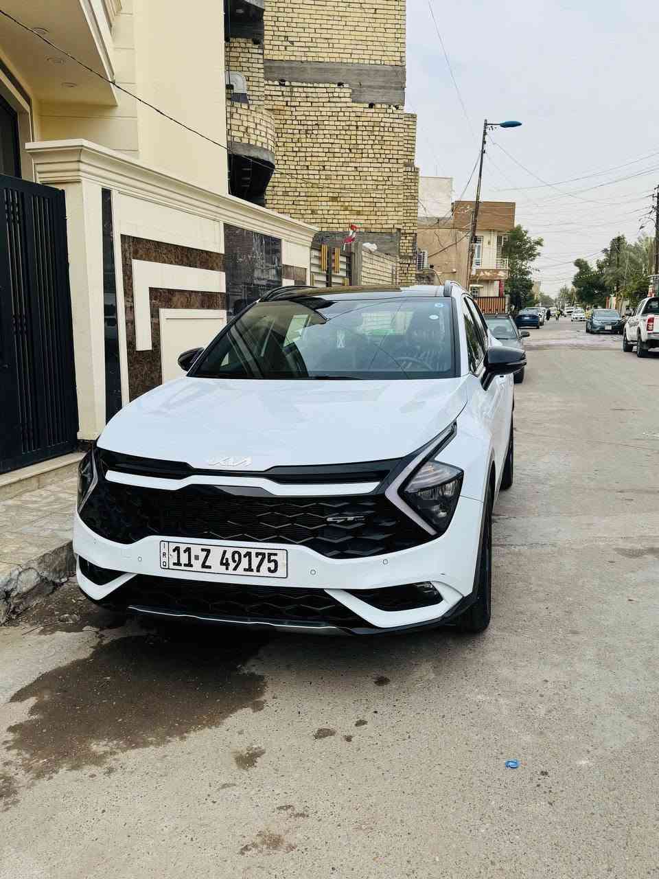 سلام عليكم اسبورتتج موديل 2025 جي تي لاين فول موصفات ماشيه 14 ونص بيه رصعتي صغار مابينه السياره نضيف كلش مكانه بغداد الجديدة سعرها 245ورقه غير متواجد على الفيس الشراي يتصل ***********
