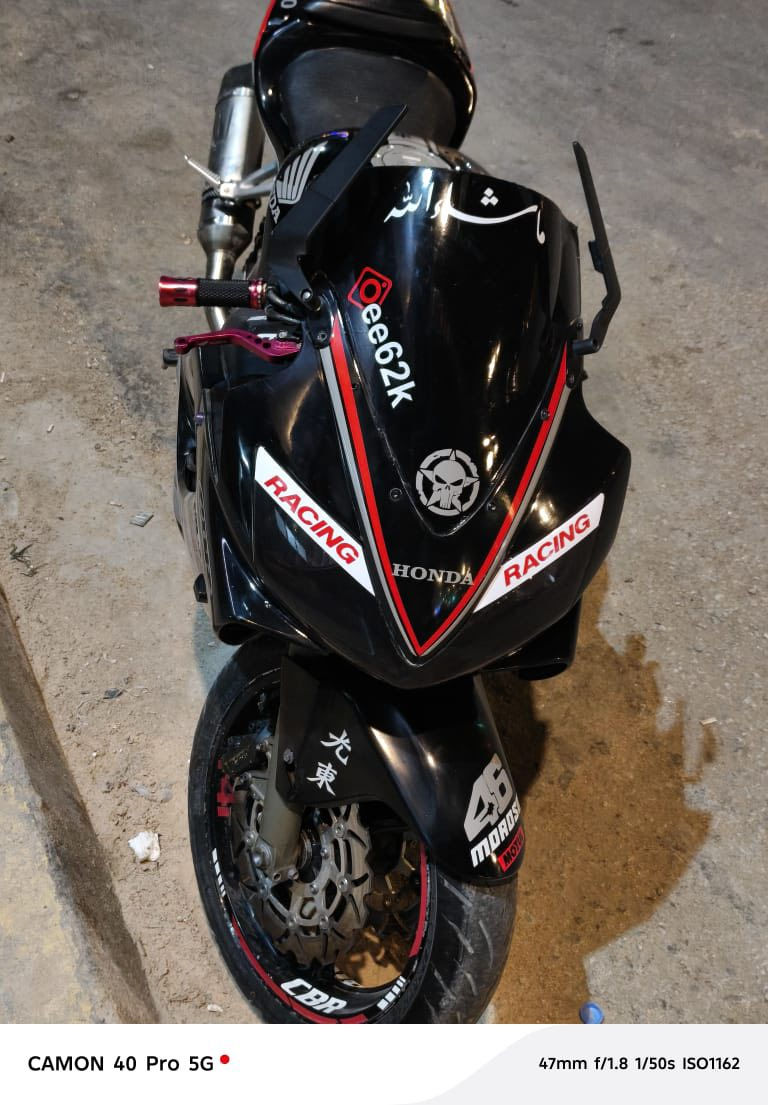 للبيع
F4i 2004
محرك 600 
دينار ماذب عليهة برغي ماناقصه دراجة اكفلك ياهة من التاير للتاير 
السعر 26 
مكاني كربلاء 
***********
