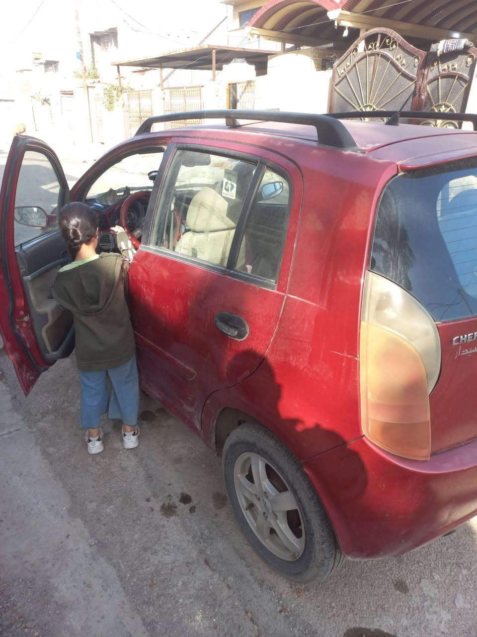 البيع او مراوس حسب القناعه عنوانه المحموديه ٣٠ورقه وبيه مجال سياره كامله وشغاله تفه تبريد تخم تاير جديد جويتر جديد سياره حلوه تحويل مباشر ***********
