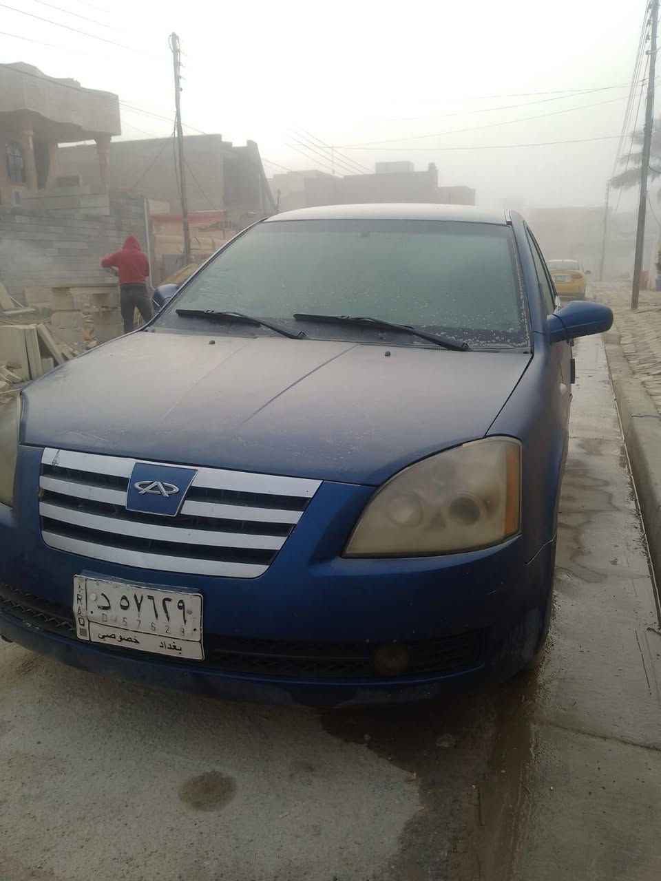 شيري A5 موديل 2009
كير عادي 
رقمها بغداد شرط التحويل 
لونها ازرق 
بيها ضربة شبر بالباب والجاملغ الخلفي مامصلح
 خلف السائق
ملاحظه / السيارة مكطوع قايش التايم كيس ابيعها على عطلها 
صدرها يحتاج درايم شفت 
كلج وكير شرط .
داخلها نظيف
كهربائيات كامله مابيها اي نقص 
تدفئه تبريد شغاله 
سعرها ٣٠$ وبي مجال 

الاتصال على ***********
