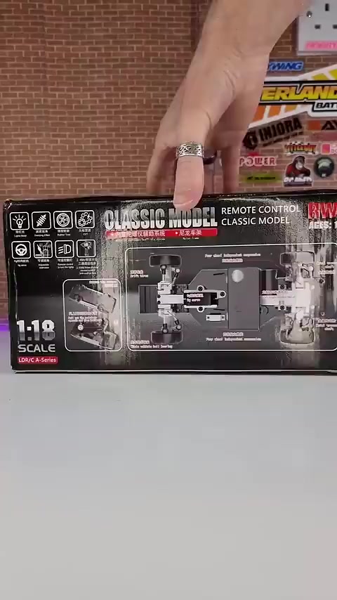 سيارة احترافية نوع Toyota درفت دفع خلفي  مزودة بجايروسكوب .. للتوازن + مع فتح واغلاق انارة اللايت الامامي الحجم 1/18  للحجز واتس اب *********** يوجد توصيل لجميع المحافظات
