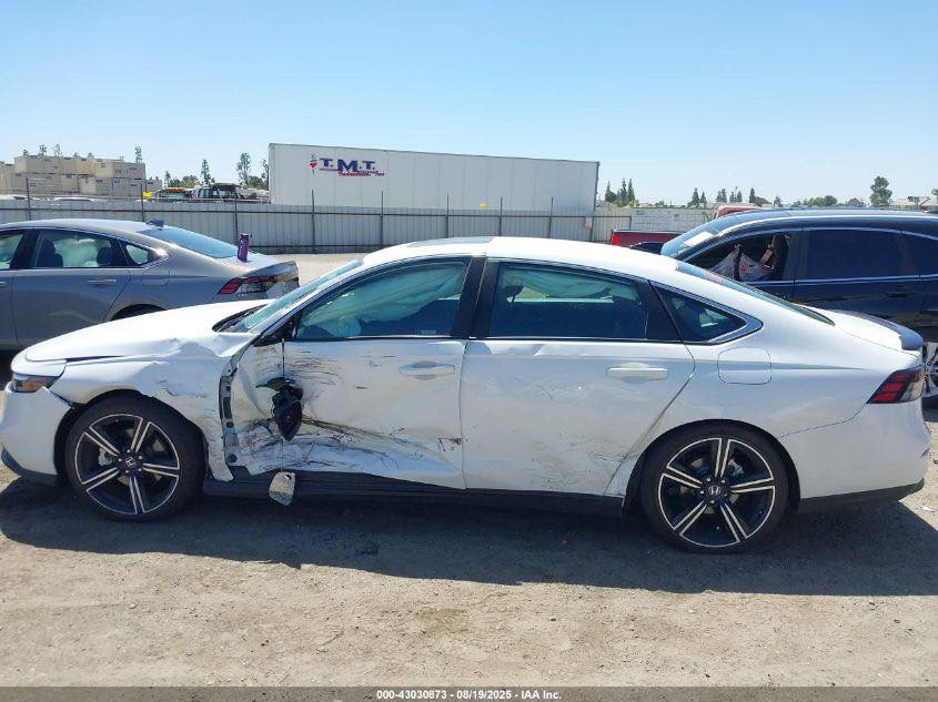 هوندا اكورد هايبرد سبورت 2024
موجوده بالحره سعرها ١٤٧ 
حادث جانبي ايربك برده فقط 
هـ/ ***********
