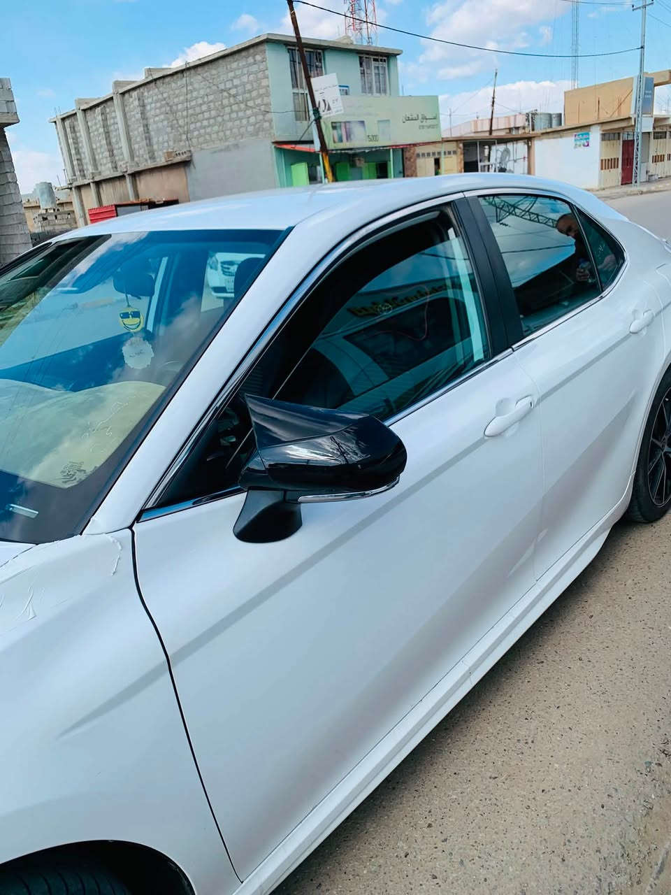كامري للبيع موديل2023
بيها ضربه جاملغ سكن وراس البونيد
سياره جديده ماشيه 70 فحص موقت 

‭***********‬ السياره سعرها 190 قفل قفل 🔒
