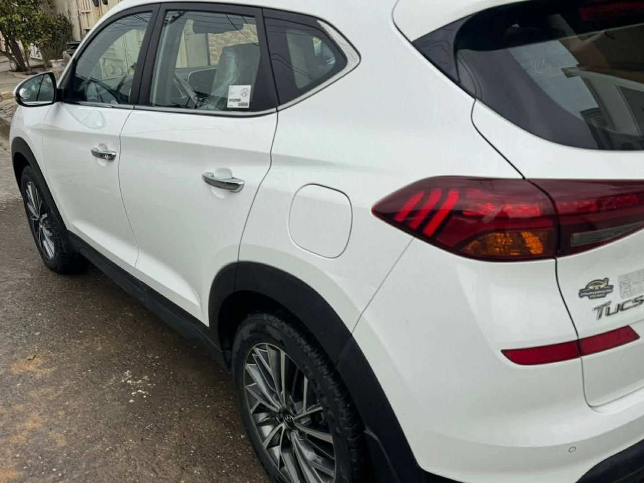 بسم الله الرحمن الرحيم
والصلاة على محمد واله وصحبة وسلم

هونداي توسان ٢٠١٩ للبيع رقم اربيل  بصمة ابواب وبصمة تشغيل وبصمة صندوق كشن سائق كهربائي تثبيت سرعة ( كروس) شاحن واير ليس لايتات الامامية وخلفية LED  ثلاجة بجكمجة  وضعيات قيادة ( ايكو سبورت كمفروت) حساسات امامي وخلفي  كاميرة خلفية كشنات جلد  ٤ اطارات وبطارية جديدة السيارة مكفولة من صبغ وحالوب  ودعاميات ايضا هزا وبراد جديدة  كير ومحرك مامفتوح بشرط ماشية ٧٨ كم حقيقى
مكان سيارة / اربيل شارع ١٠٠ - مدينة المعارض
للتواصل وسعر 
*********** + واتساب
