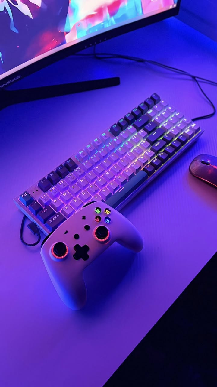 🖥️ للبيع Gaming Setup كامل (بيسي + شاشة + ملحقات) — استخدام أسبوع فقط 🔥🔥🔥🔥🔥🔥

فرصة نادرة للي يريد جهاز جاهز بدون تعب تجميع ✨  

الحالة جديدة جداً وجميع الكراتين موجودة.

🔹 مواصفات البيسي:

- CPU: Xeon E5-2680 V4 (14 Cores / 28 Threads)

- GPU: GTX 1660 Super

- RAM: 16GB DDR4

- Motherboard: X99 DDR4 (4 Slots)

- Storage: SSD 128GB + HDD 500GB

- PSU: 600W Aigo RGB

- Cooler: 120MM RGB White

- Case: Lovingcool White + 3 RGB Fans

🔹 الشاشة:

- 34 إنج Minifour مقوسـة

- جديدة بالكارتون

🔹 الملحقات (كلها جديدة):

- كيبورد K500 ميكانيكي RGB

- ماوس RGB

- جوستك RGB

- سماعة RGB

🔹 الحالة:

- الاستخدام أسبوع فقط

- بدون أي مشاكل

- كراتين كاملة موجودة


**إذا كنت صاحب هذا الإعلان وتريد حذفه لأي سبب، رجاءا أرسل رسالة إلى الدعم الفني**