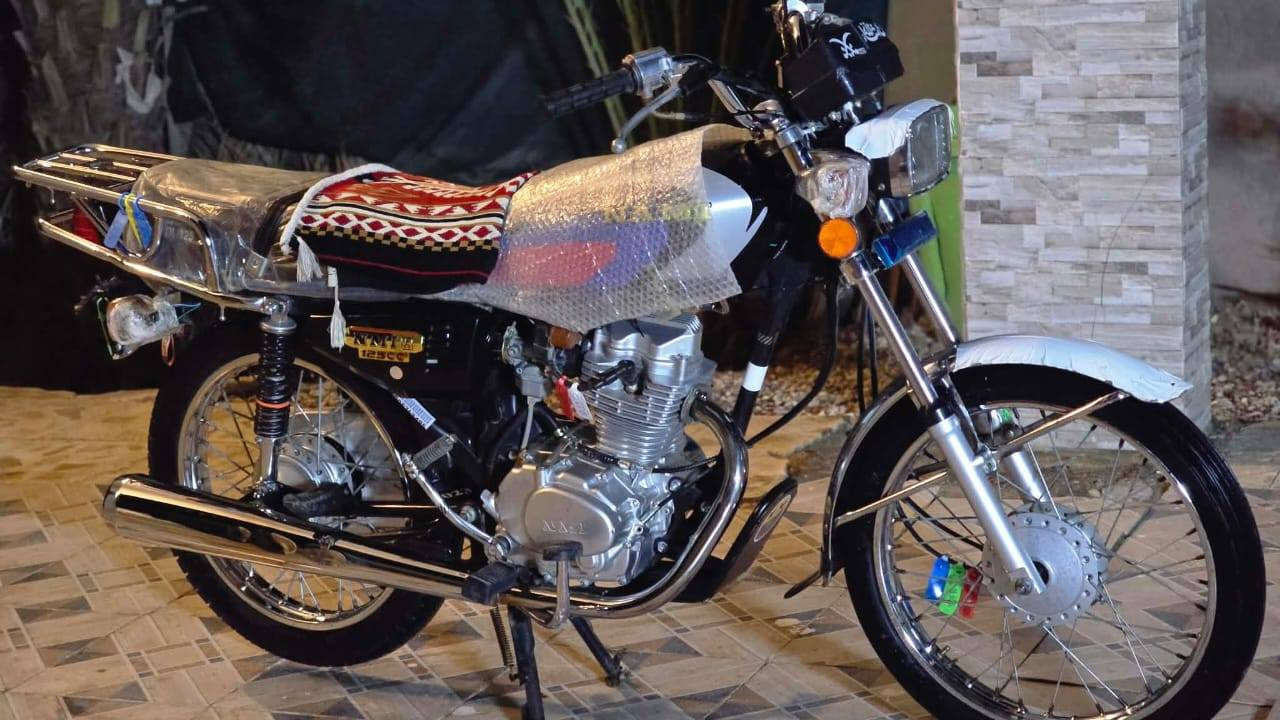 السلام عليكم شباب دراجه نامه شلامجه وراق اصولي  موديل 2023 مكان الديوانيه قضاء الحمزة شراي ينتصال. ***********
